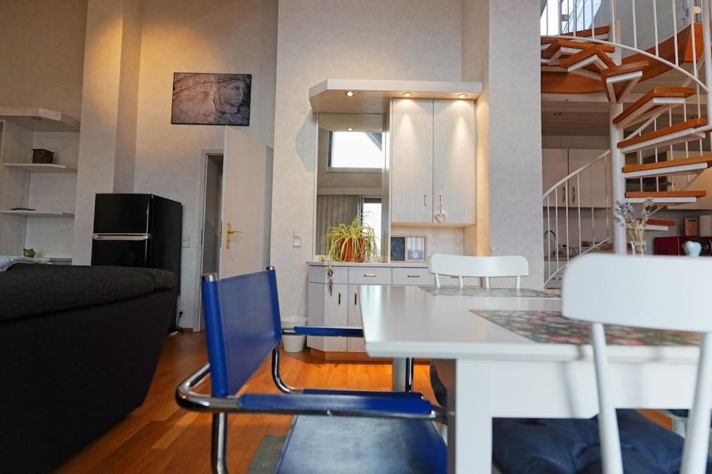Grosse, Helle Wohnung Fuer Bis Zu 6 Personen Weinheim Buitenkant foto