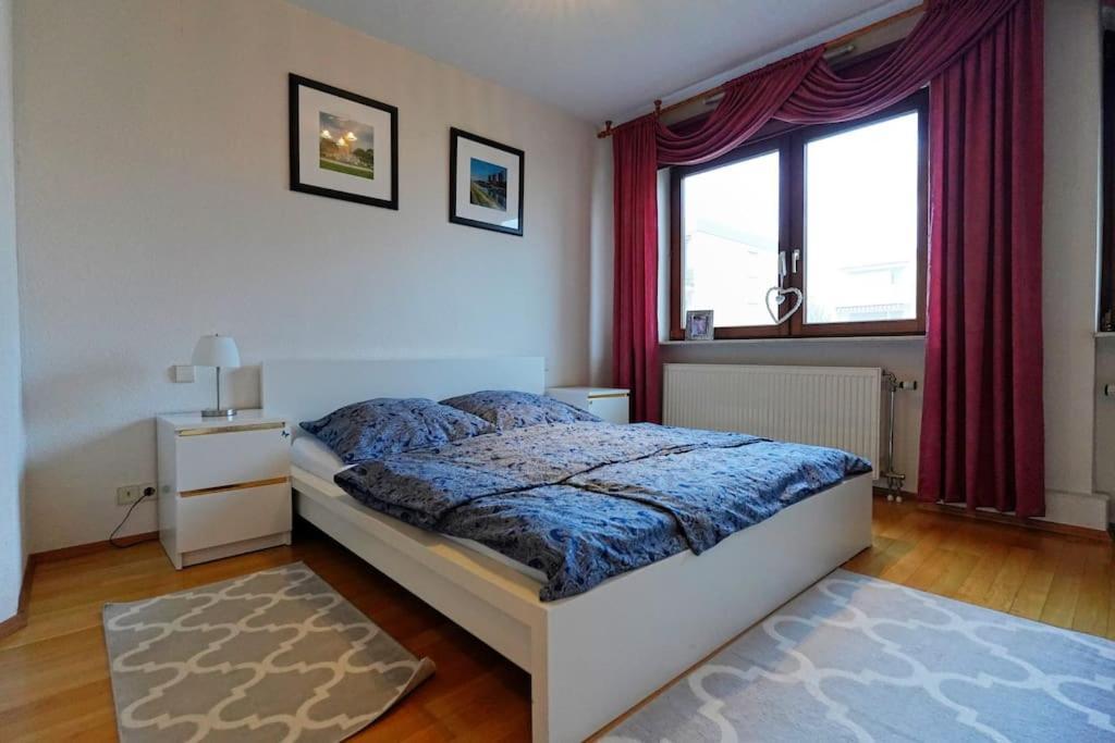 Grosse, Helle Wohnung Fuer Bis Zu 6 Personen Weinheim Buitenkant foto