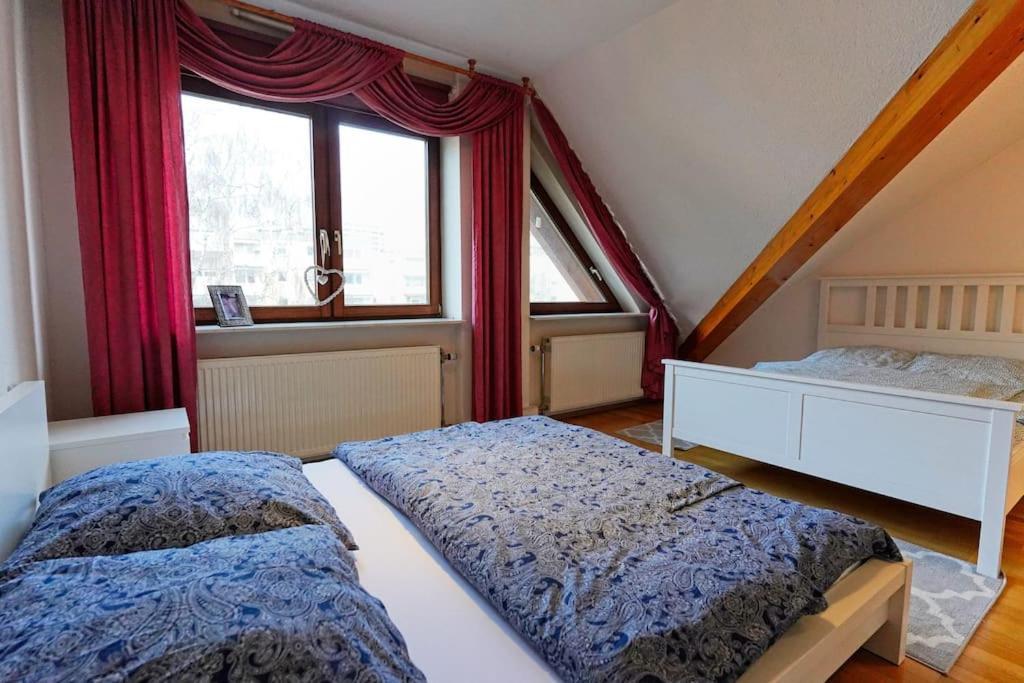 Grosse, Helle Wohnung Fuer Bis Zu 6 Personen Weinheim Buitenkant foto